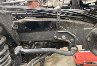 Cables in LH wheel arch.PNG