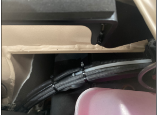 Electrical harness RH of coolant bottle.PNG