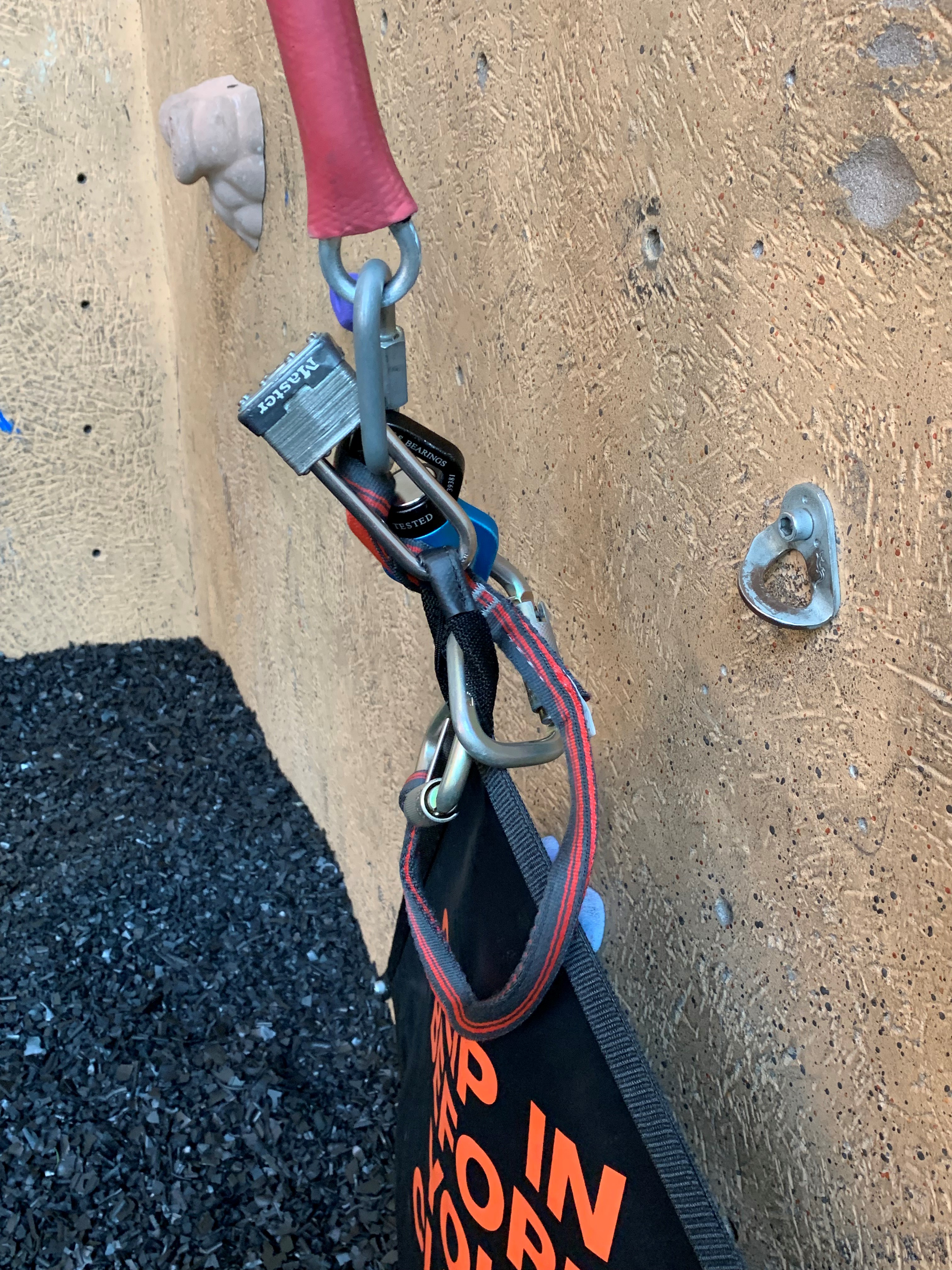 Auto Belay Lock - Incorrect (2).jpg