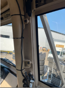 RH windscreen ballistic plate.PNG