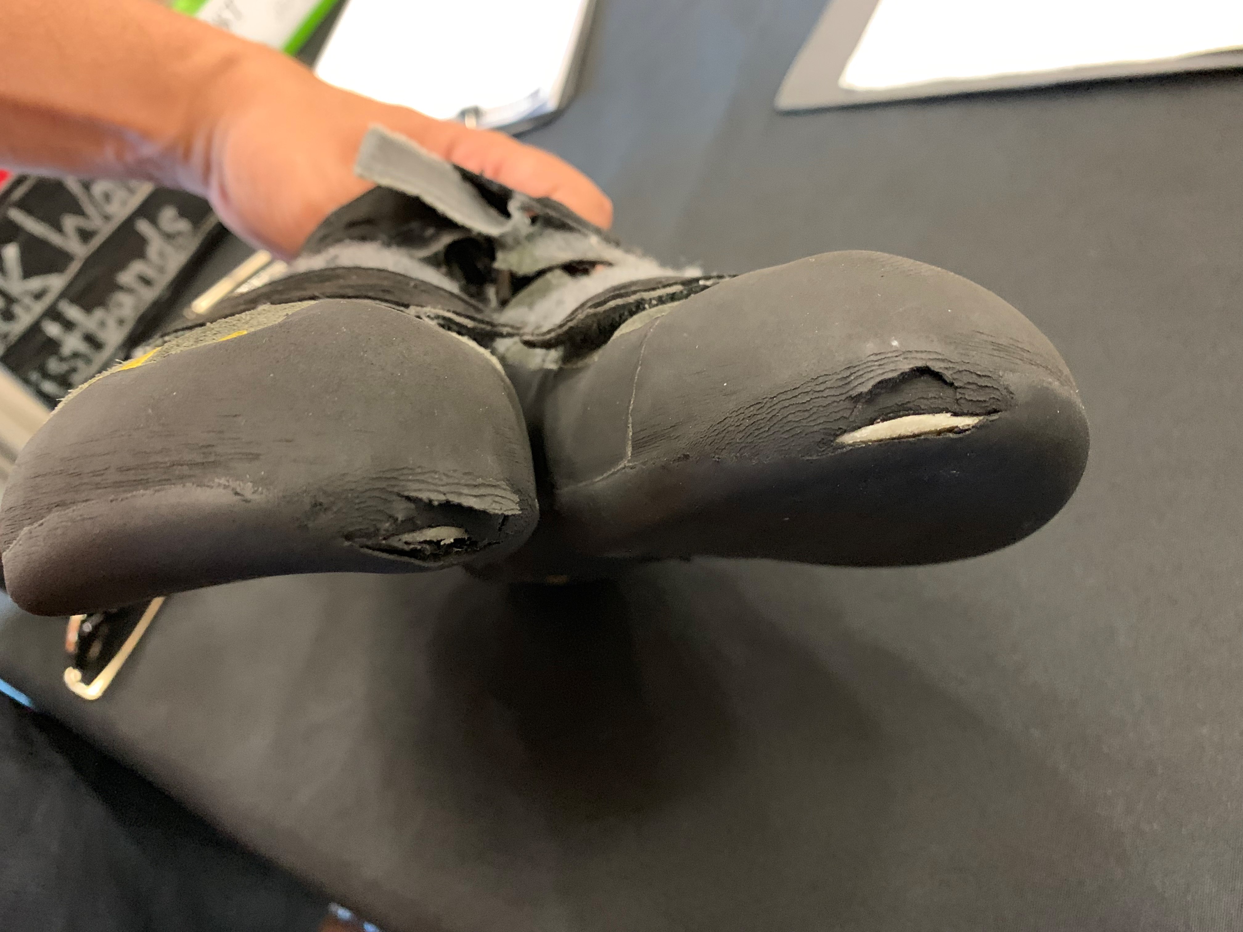 Rock Climbing Shoe - Poor Condition (1).jpg