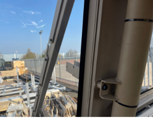 Windscreen ballistic plate.PNG