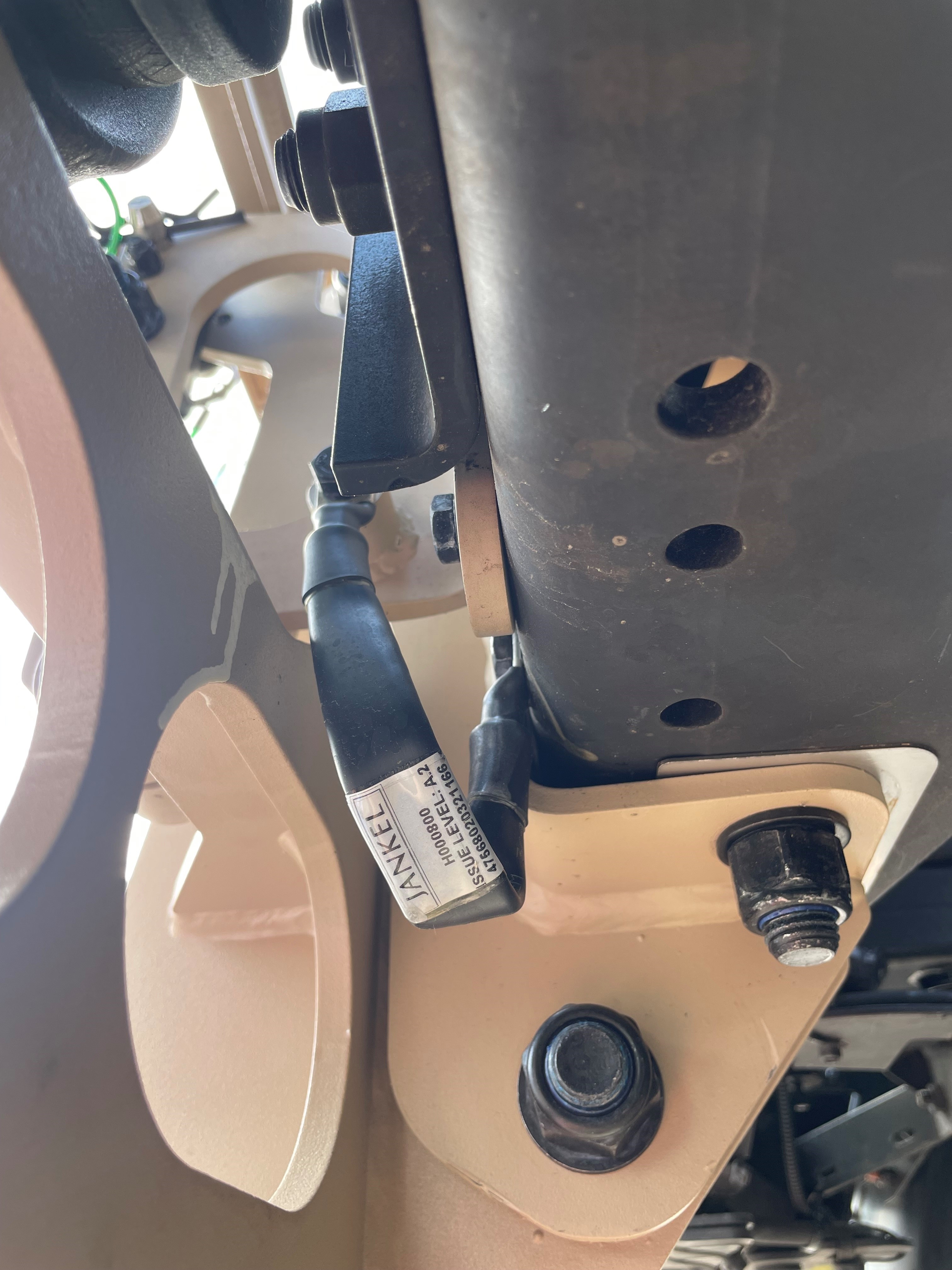 Rear Winch Earth Cable to Chassis.jpg